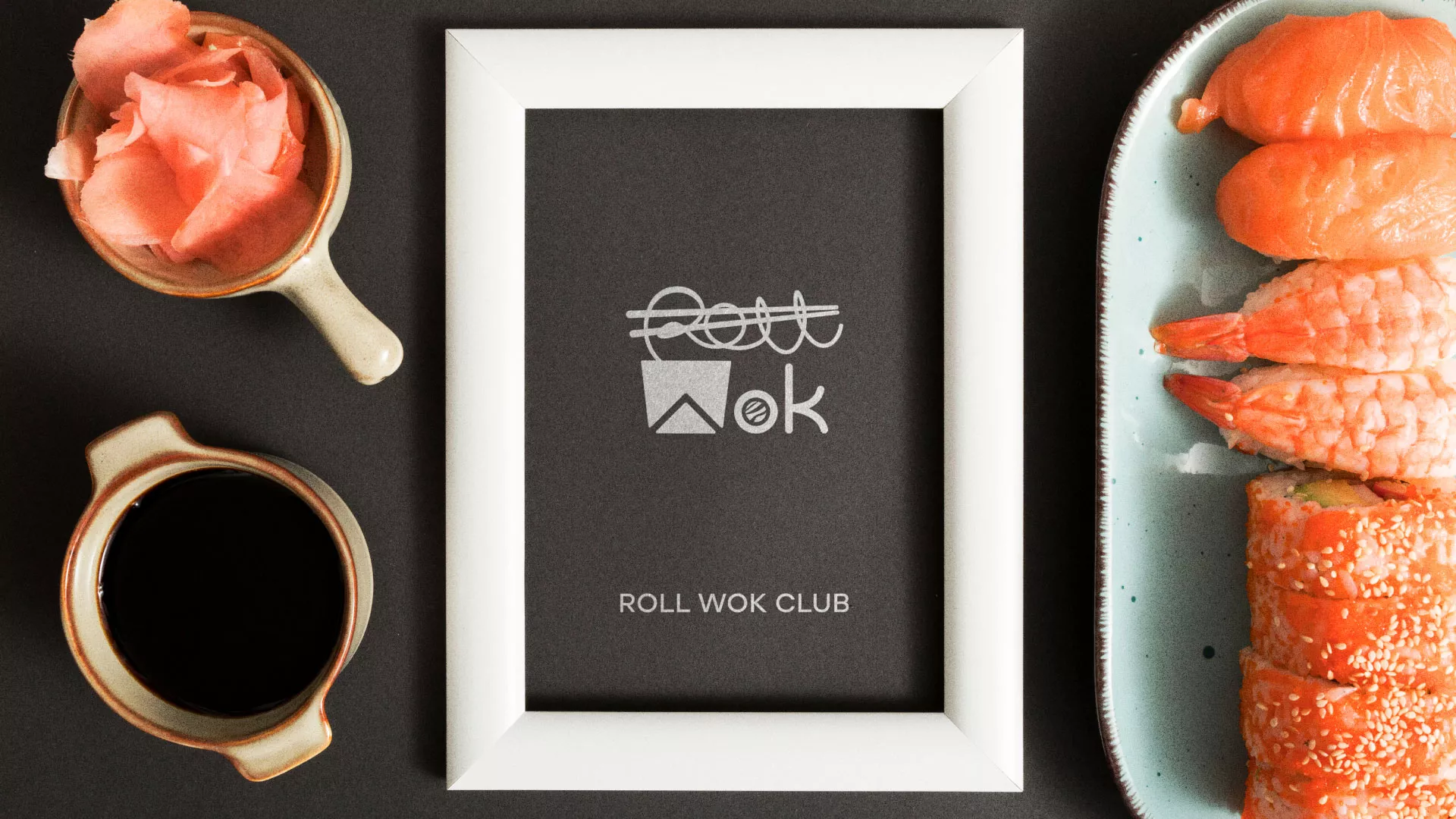 Разработка логотипа суши-бара «Roll Wok Club» в Мытищах